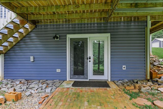 2021 Diamond Hill RD, Moneta, VA 24121