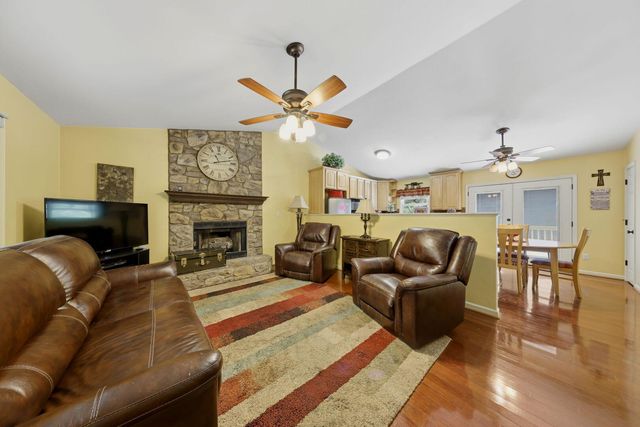 2021 Diamond Hill RD, Moneta, VA 24121