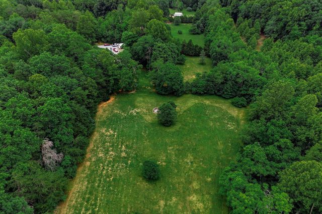2021 Diamond Hill RD, Moneta, VA 24121