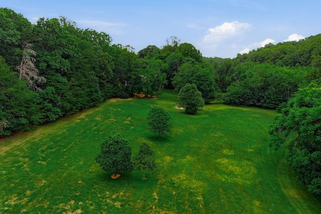 2021 Diamond Hill RD, Moneta, VA 24121