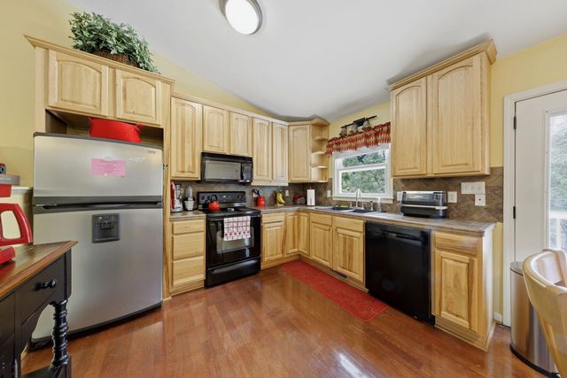 2021 Diamond Hill RD, Moneta, VA 24121