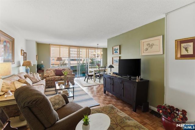 160 Overlook Avenue 5E1, Hackensack, NJ 07601