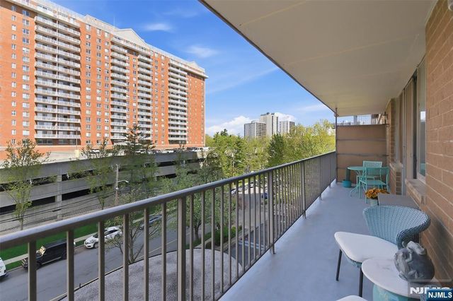 160 Overlook Avenue 5E1, Hackensack, NJ 07601