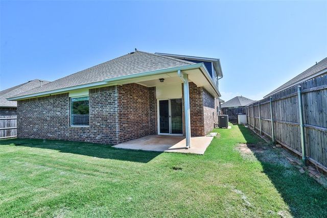 14209 Athens Lane, Yukon, OK 73099