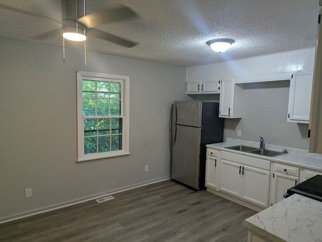306 Hamilton St, Fayetteville, TN 37334