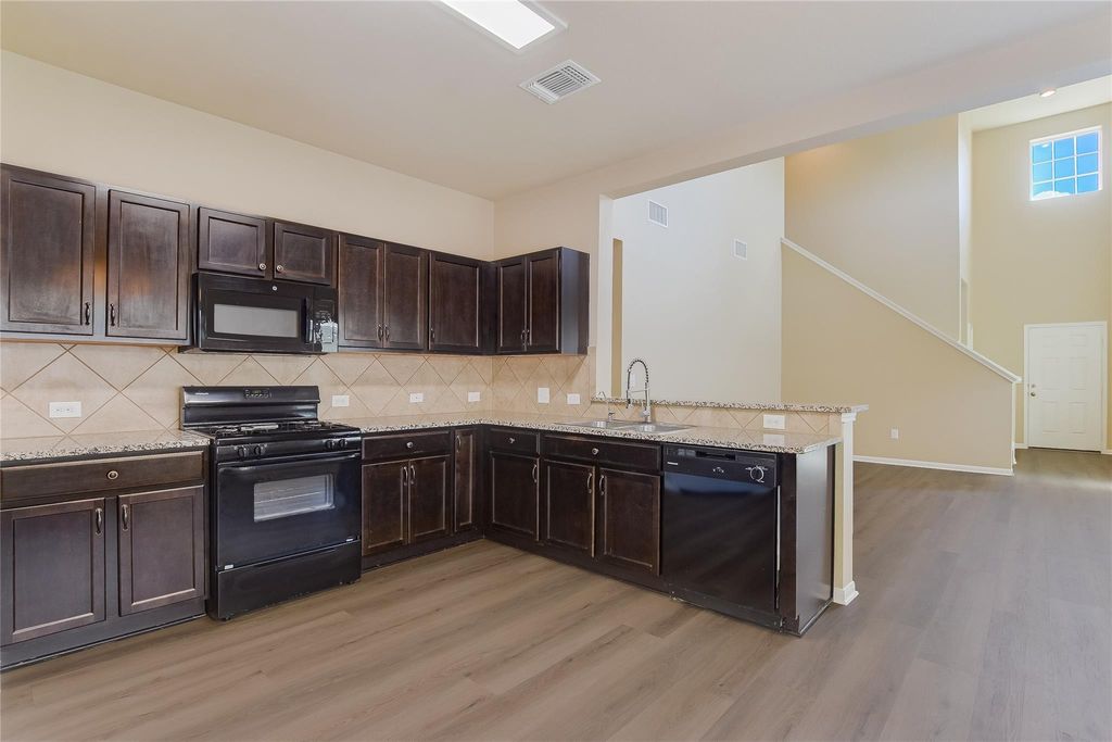 604 Red Tails DR, Austin, TX 78725