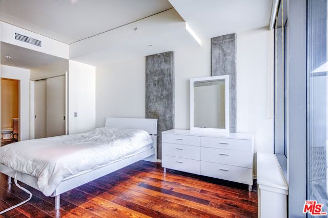 1155 S GRAND Avenue 1012, Los Angeles, CA 90015