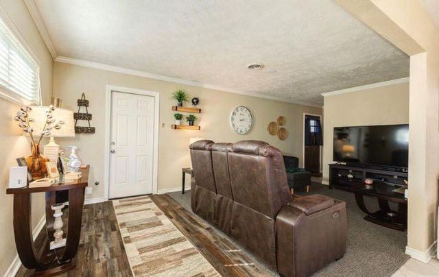 820 Perry Street, Angleton, TX 77515