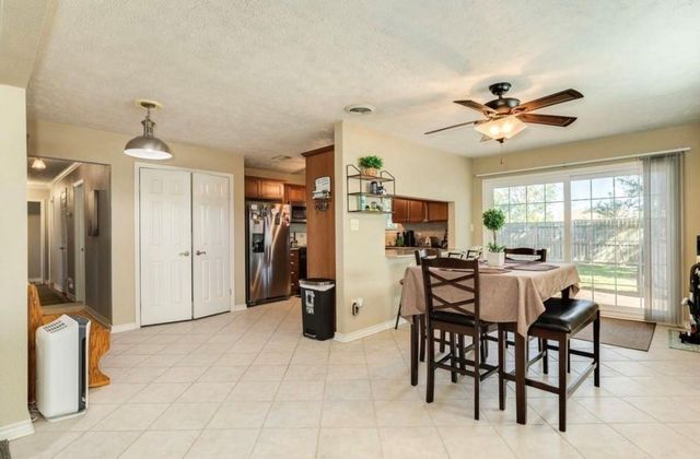 820 Perry Street, Angleton, TX 77515