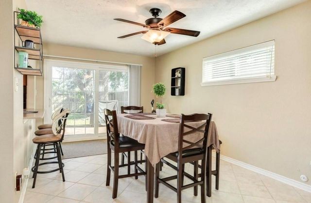 820 Perry Street, Angleton, TX 77515