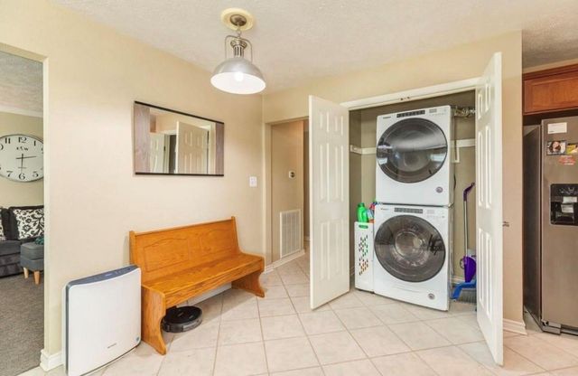 820 Perry Street, Angleton, TX 77515