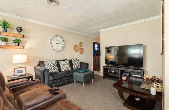 820 Perry Street, Angleton, TX 77515