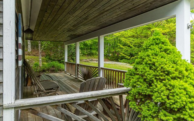 8 Twin Rocks Road, Dover, VT 05356