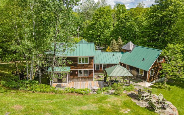 8 Twin Rocks Road, Dover, VT 05356
