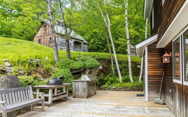 8 Twin Rocks Road, Dover, VT 05356