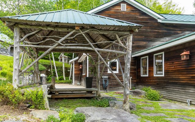 8 Twin Rocks Road, Dover, VT 05356