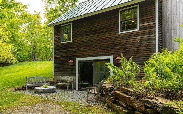 8 Twin Rocks Road, Dover, VT 05356