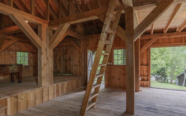 8 Twin Rocks Road, Dover, VT 05356