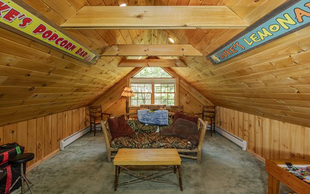 8 Twin Rocks Road, Dover, VT 05356