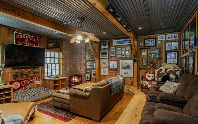 8 Twin Rocks Road, Dover, VT 05356