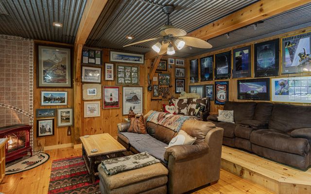 8 Twin Rocks Road, Dover, VT 05356