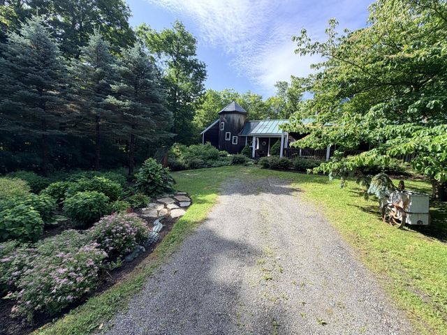 8 Twin Rocks Road, Dover, VT 05356