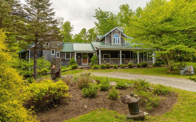 8 Twin Rocks Road, Dover, VT 05356