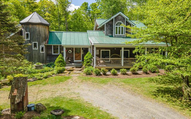 8 Twin Rocks Road, Dover, VT 05356
