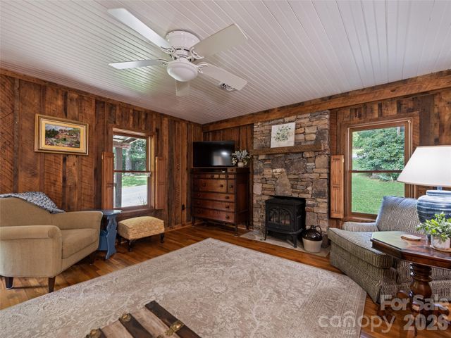 404 Red Bank Road, Waynesville, NC 28786