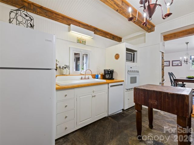 404 Red Bank Road, Waynesville, NC 28786