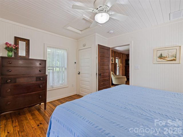 404 Red Bank Road, Waynesville, NC 28786