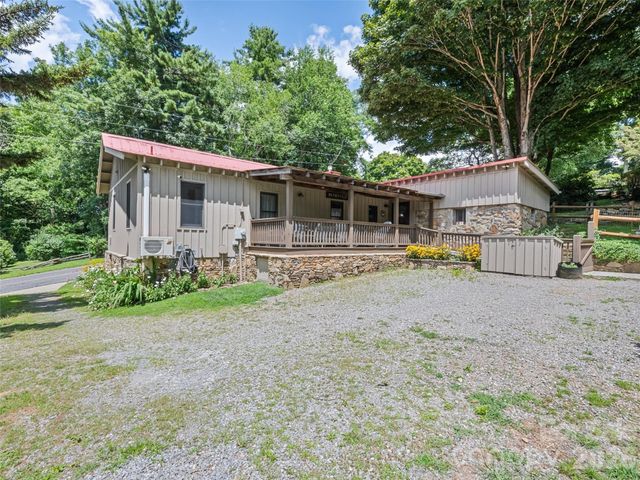 404 Red Bank Road, Waynesville, NC 28786