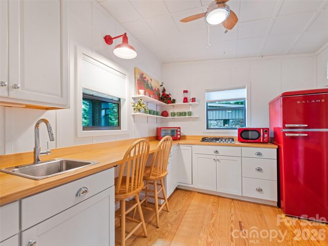 404 Red Bank Road, Waynesville, NC 28786