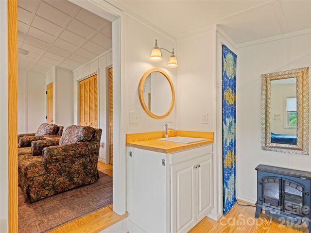 404 Red Bank Road, Waynesville, NC 28786
