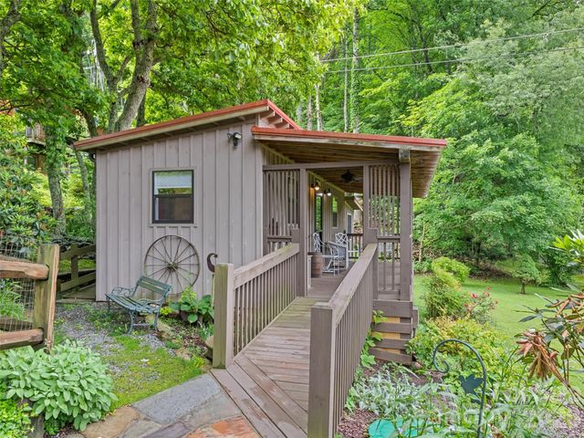 404 Red Bank Road, Waynesville, NC 28786