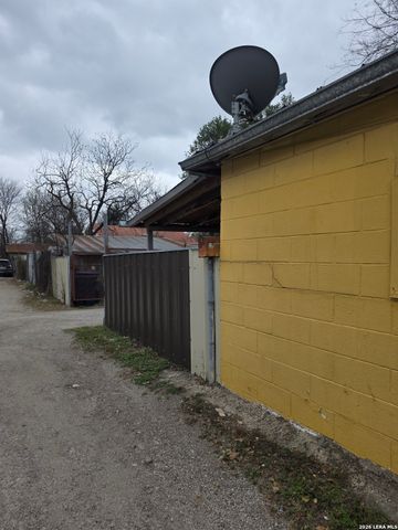 1814 zarzamora, San Antonio, TX 78201