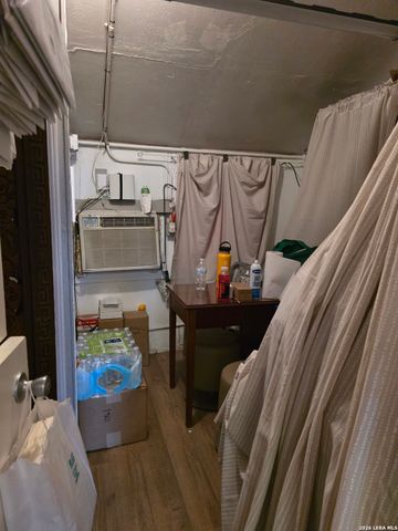 1814 zarzamora, San Antonio, TX 78201
