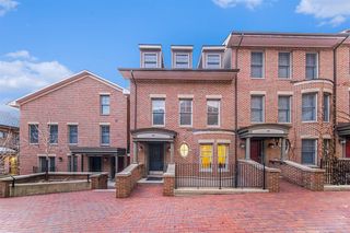 140 Ashley Mews Drive, Ann Arbor, MI 48104