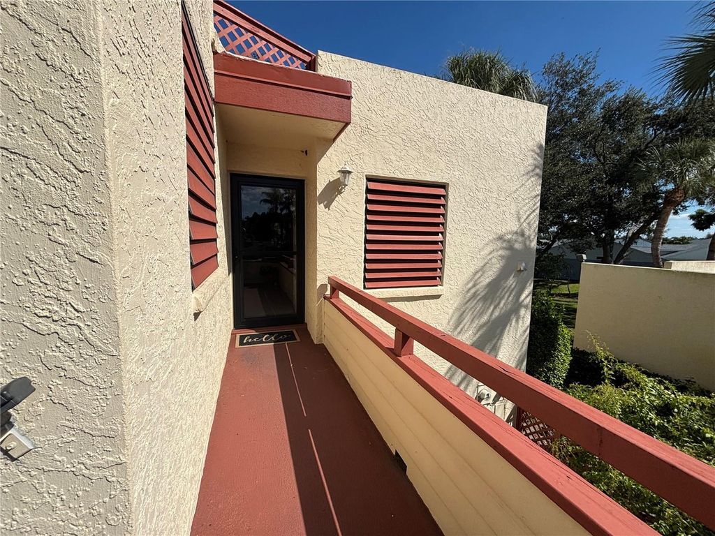 Image 3 of property listing at 523 SPRING LAKES BOULEVARD 523, Bradenton, FL 34210