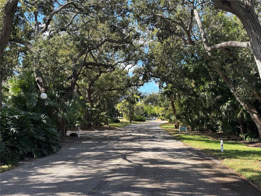 Image 25 of property listing at 523 SPRING LAKES BOULEVARD 523, Bradenton, FL 34210