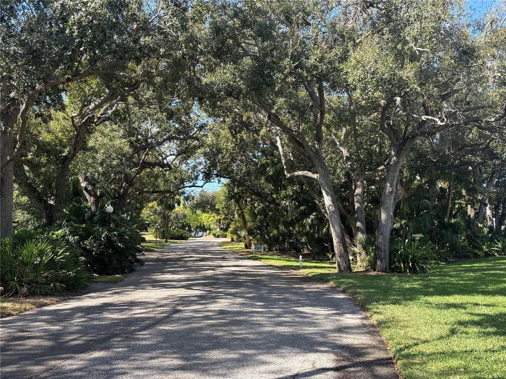 Image 30 of property listing at 523 SPRING LAKES BOULEVARD 523, Bradenton, FL 34210