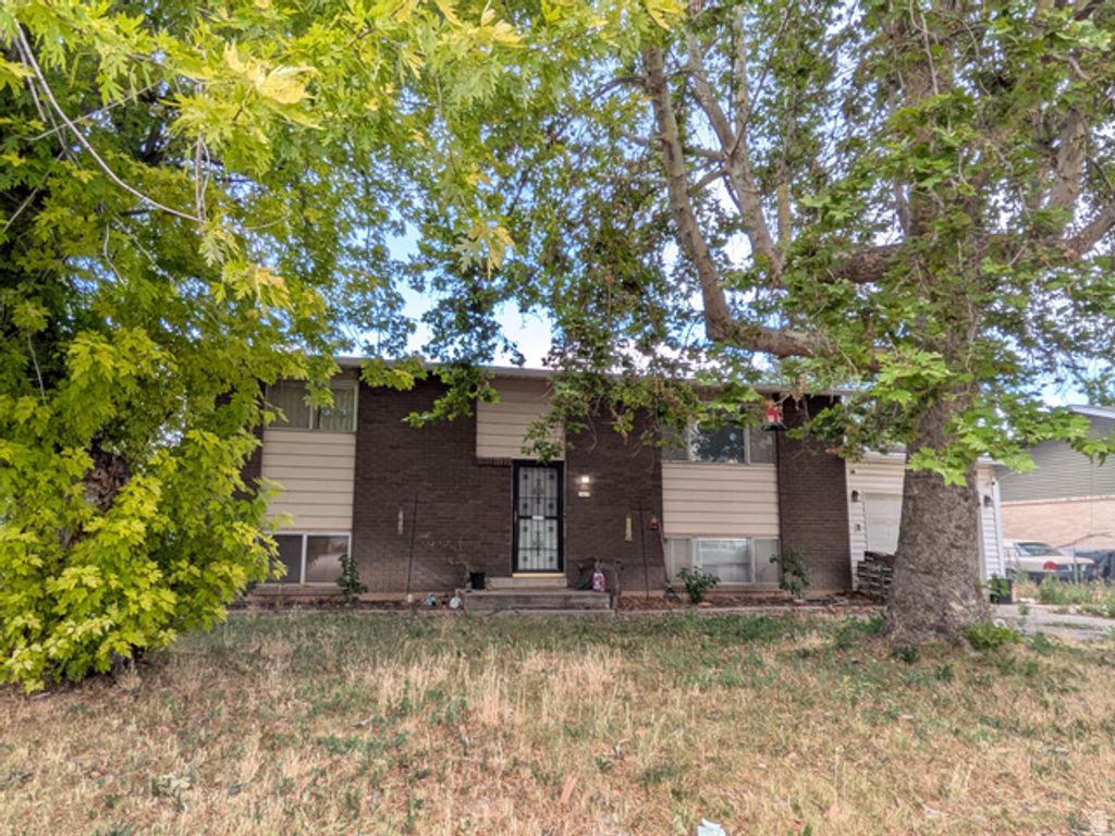 1413 S DAVID DR, Syracuse, UT 84075