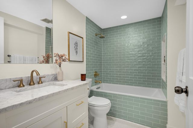 2220 Seabury Avenue, Minneapolis, MN 55406