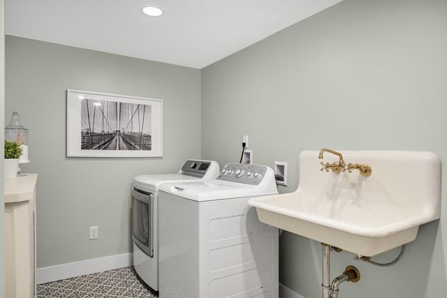 2220 Seabury Avenue, Minneapolis, MN 55406