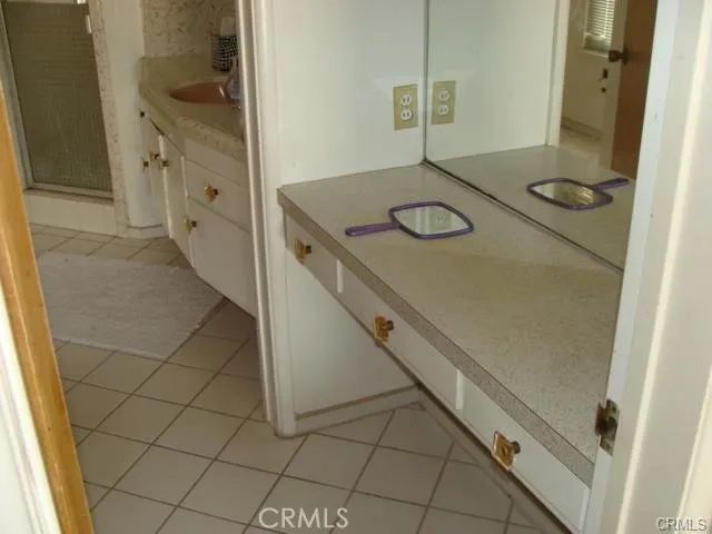 5219 Senford, Los Angeles, CA 90056