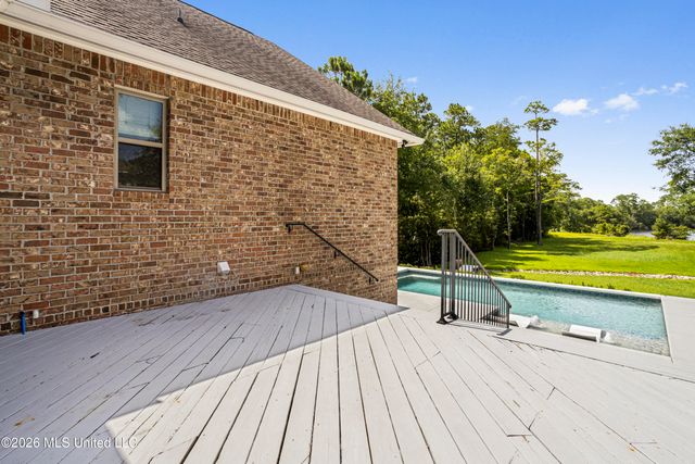 1908 Courtney Lane, Biloxi, MS 39532