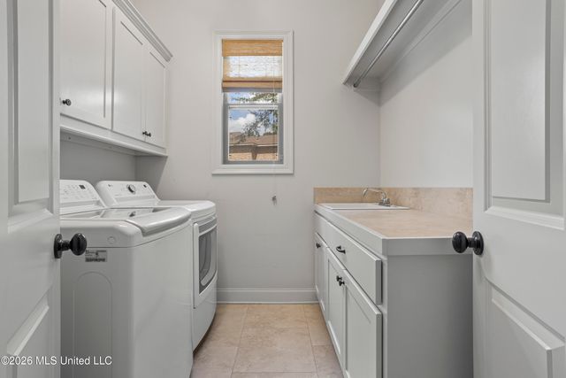 1908 Courtney Lane, Biloxi, MS 39532