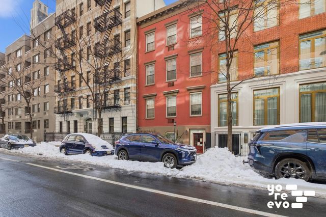 318 W 15th St Apt A, New York City, NY 10011