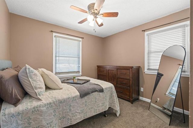 2113 S Owings Street, Oak Grove, MO 64075