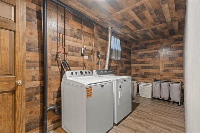 2113 S Owings Street, Oak Grove, MO 64075